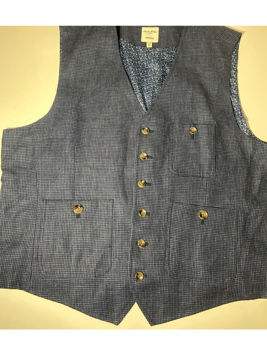 Murano Other - Dark Blue men’s vest with pockets and buttons up front.